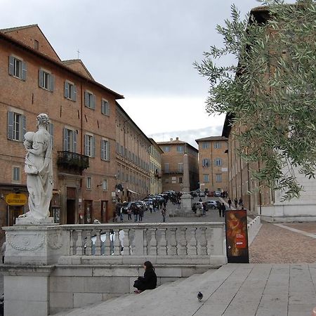 Guest House Domus Urbino Extérieur photo