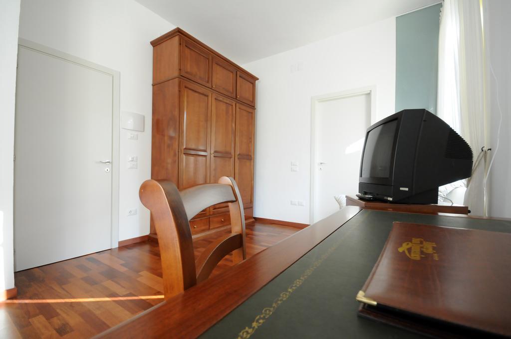 Guest House Domus Urbino Extérieur photo