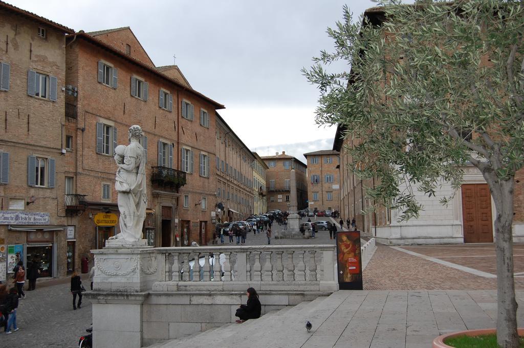 Guest House Domus Urbino Extérieur photo